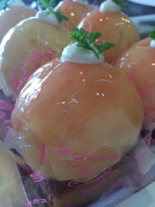 丸ごと桃のタルト 販売開始 諫早のケーキ スイーツのパティシエ エス アサダ